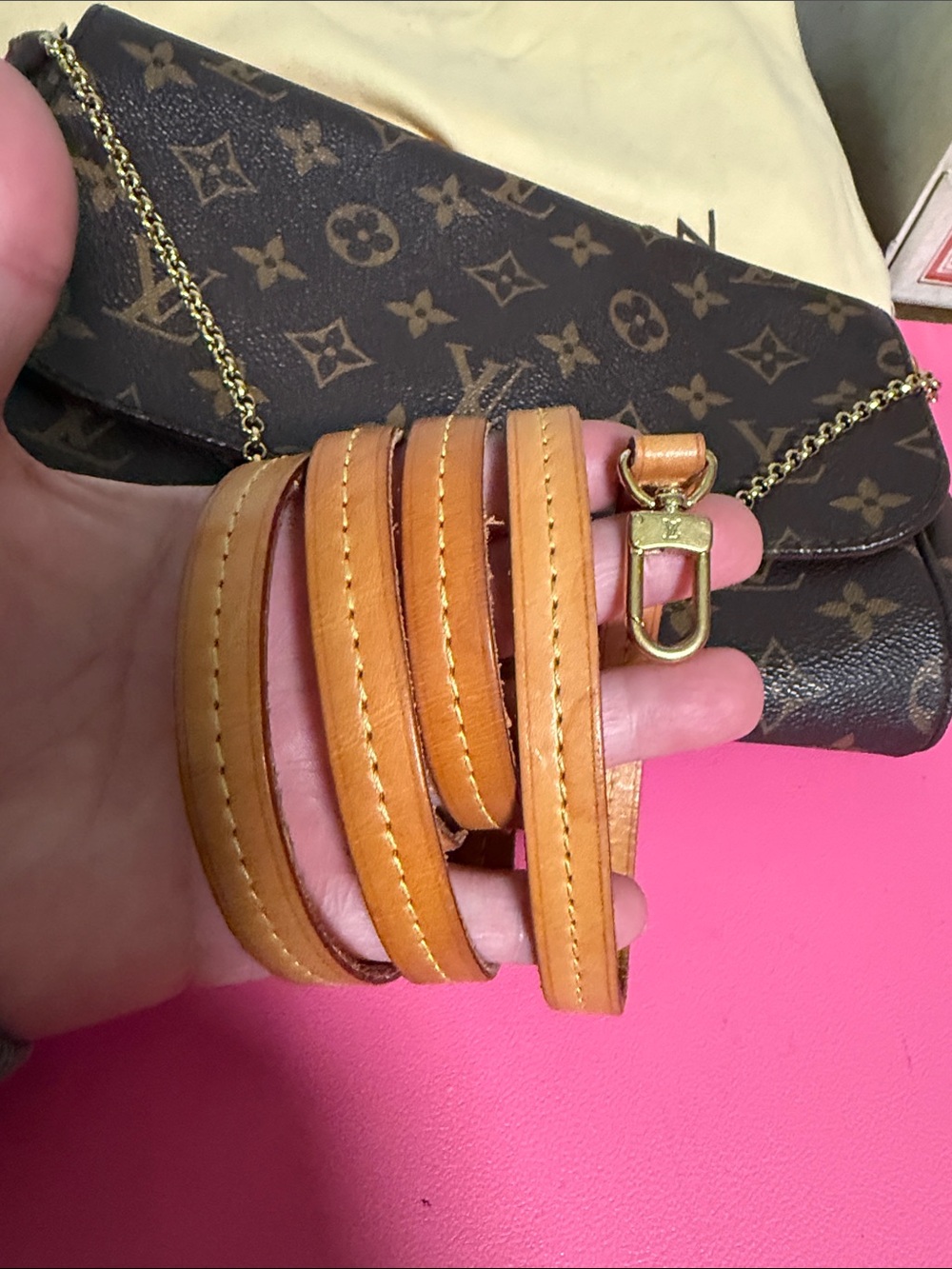 Louis Vuitton Monogram Favorite MM Shoulder Bag with Gold Chain Strap - Picture 13 of 16